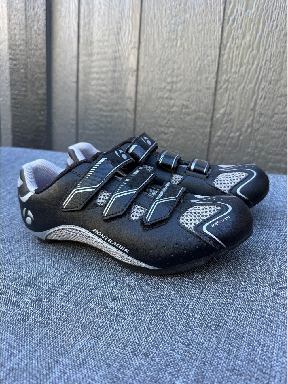 Bontrager Cycling Shoes Black with Gray and White Accents Size 40 eu 8.5 us